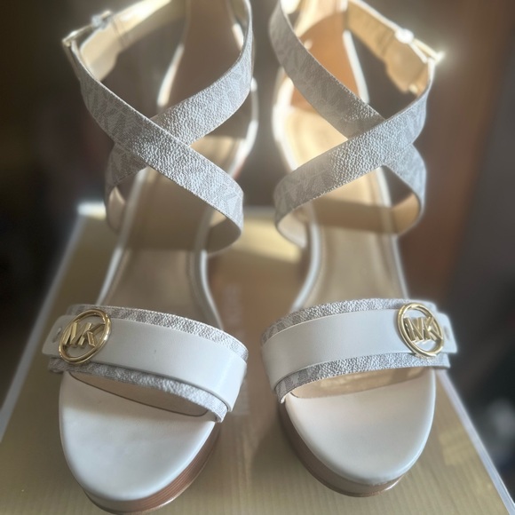 Michael Kors White and Gold Strappy Sandals - Picture 1 of 8